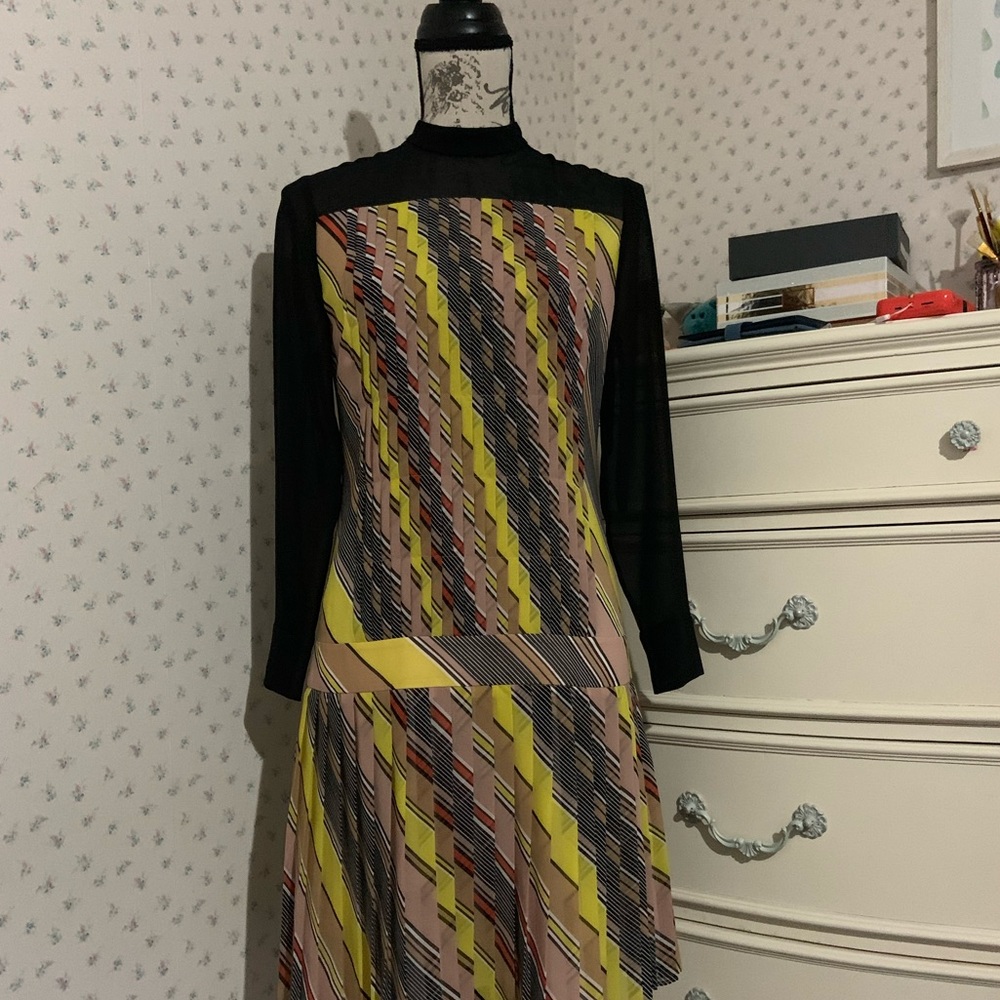 Karen Millen rainbow striped dress - Picture 6 of 16